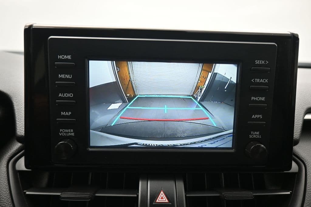 2019 Toyota RAV4 LE, photo 18 of 55