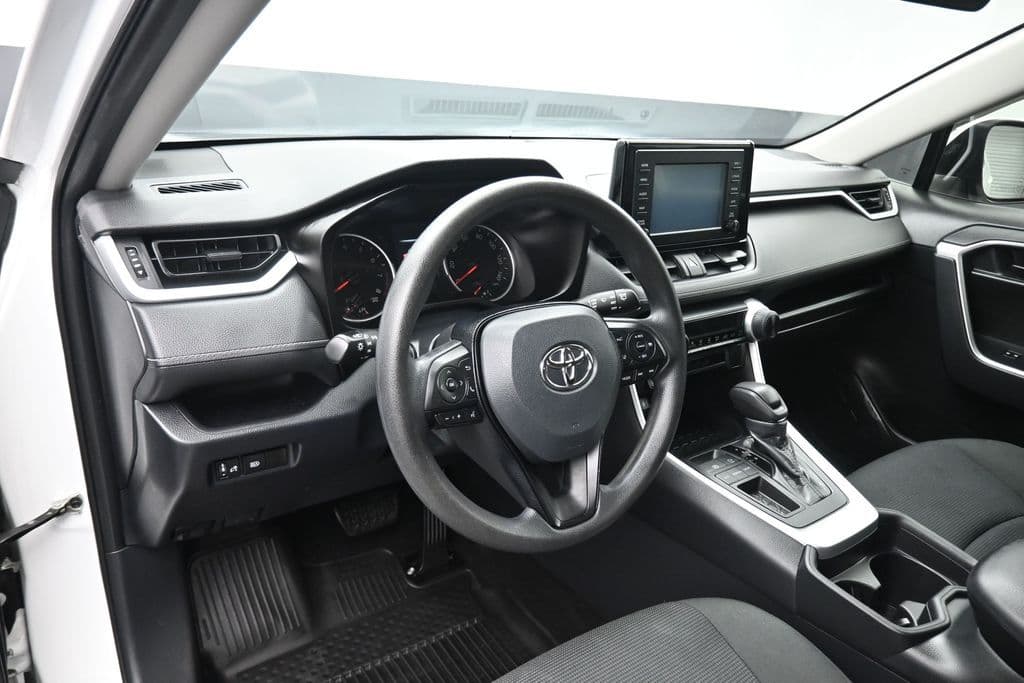 2019 Toyota RAV4 LE, photo 13 of 55