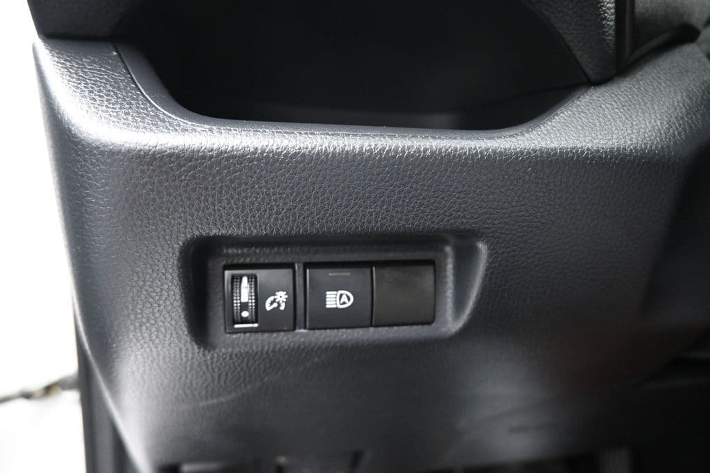 2019 Toyota RAV4 LE, photo 24 of 55