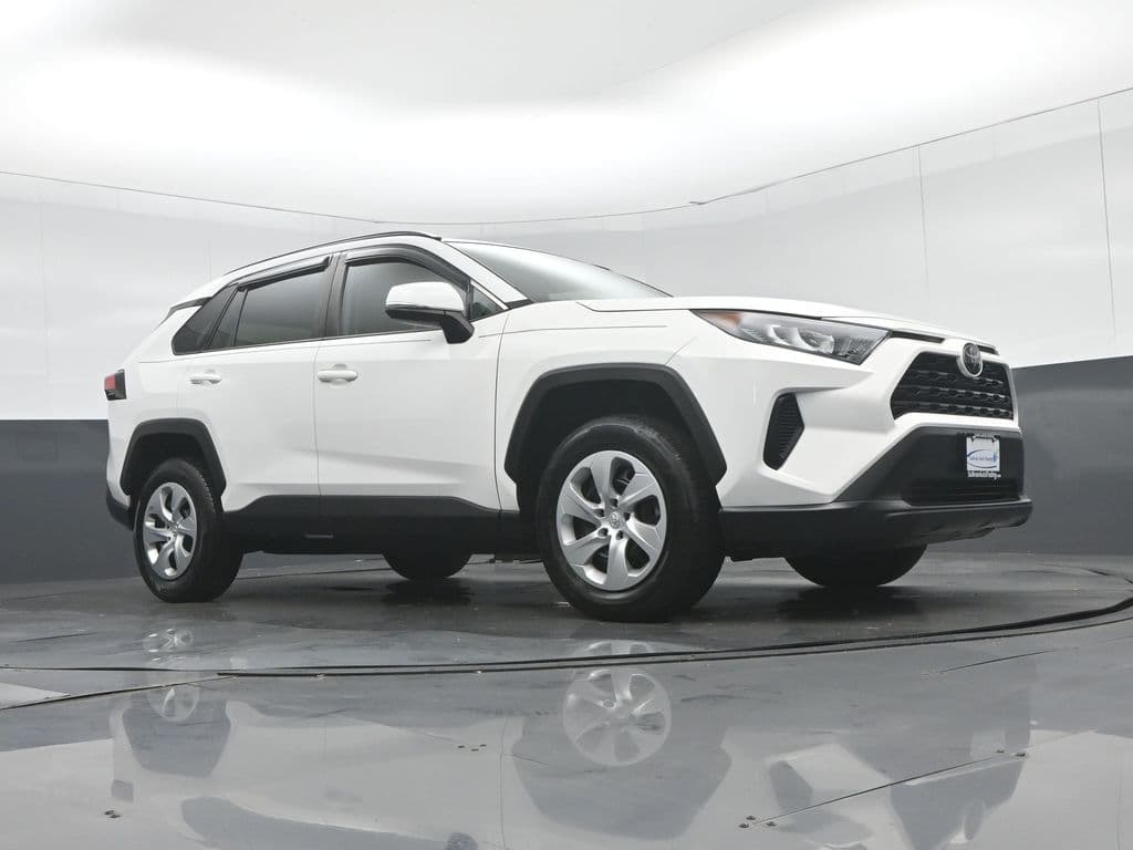 2019 Toyota RAV4 LE, photo 48 of 55