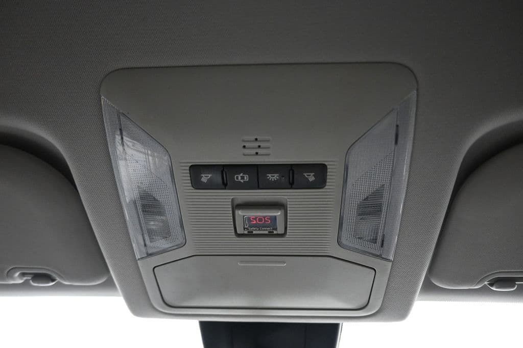 2019 Toyota RAV4 LE, photo 23 of 55
