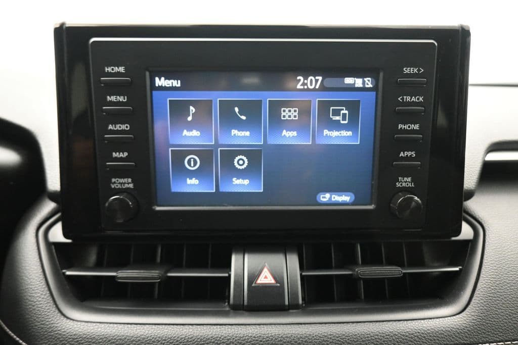 2019 Toyota RAV4 LE, photo 17 of 55