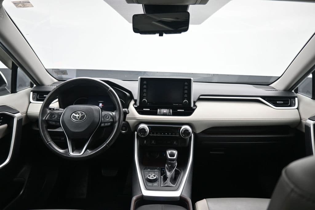 2019 Toyota RAV4 Limited, photo 38 of 61