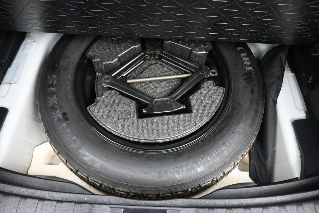 2019 Toyota RAV4 Limited, photo 48 of 61