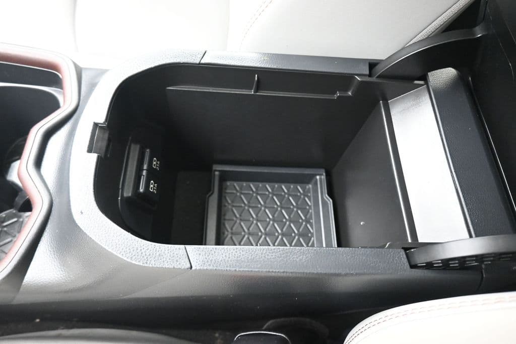 2019 Toyota RAV4 Limited, photo 25 of 61