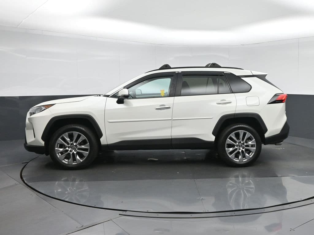 2019 Toyota RAV4 Limited, photo 4 of 61