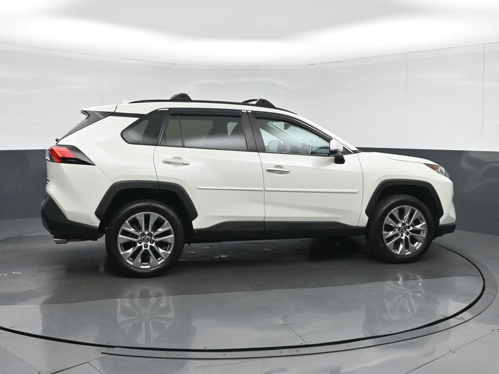2019 Toyota RAV4 Limited, photo 8 of 61