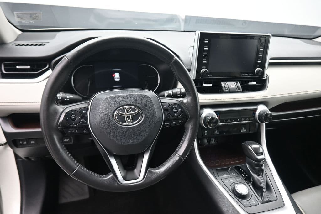2019 Toyota RAV4 Limited, photo 14 of 61