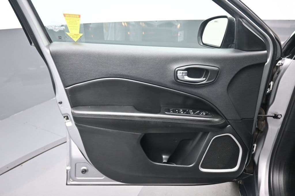 2019 Jeep Compass Latitude, photo 9 of 55