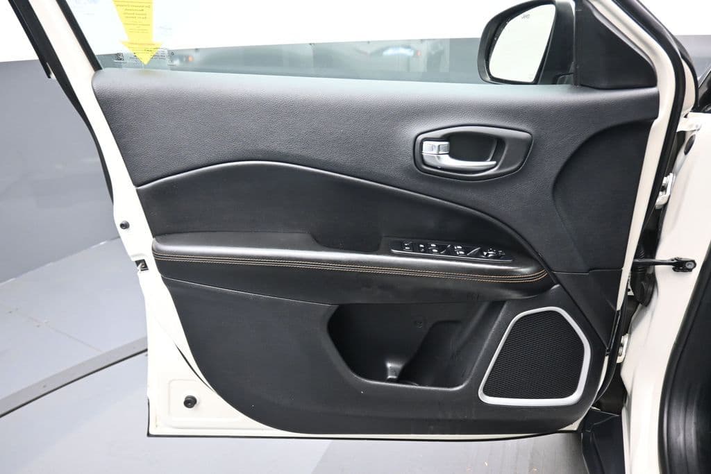 2020 Jeep Compass Limited, photo 9 of 57