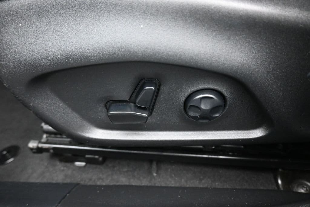 2020 Jeep Compass Limited, photo 12 of 57