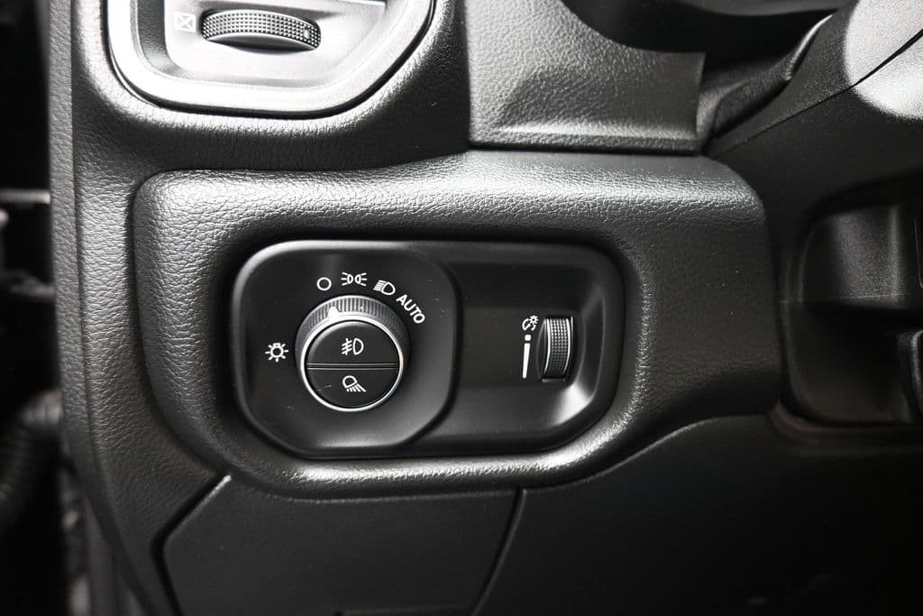 2025 RAM 3500 Tradesman, photo 27 of 65