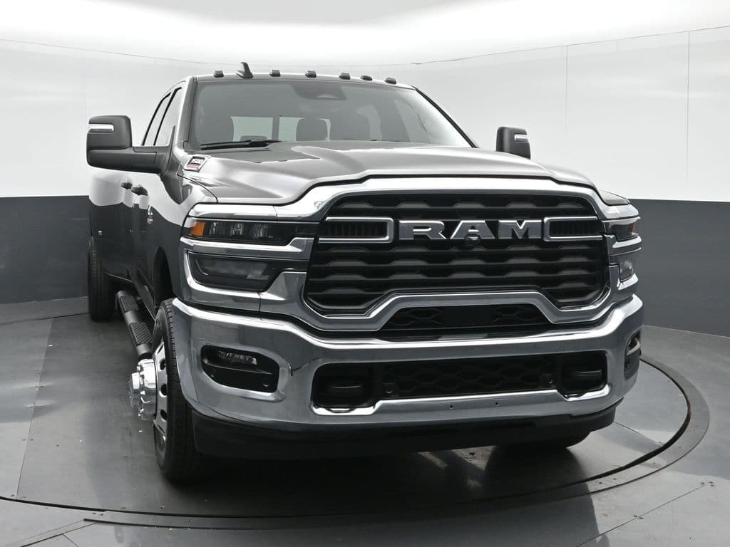 2025 RAM 3500 Tradesman, photo 2 of 65