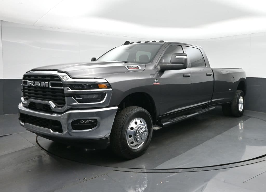 2025 RAM 3500 Tradesman, photo 3 of 65