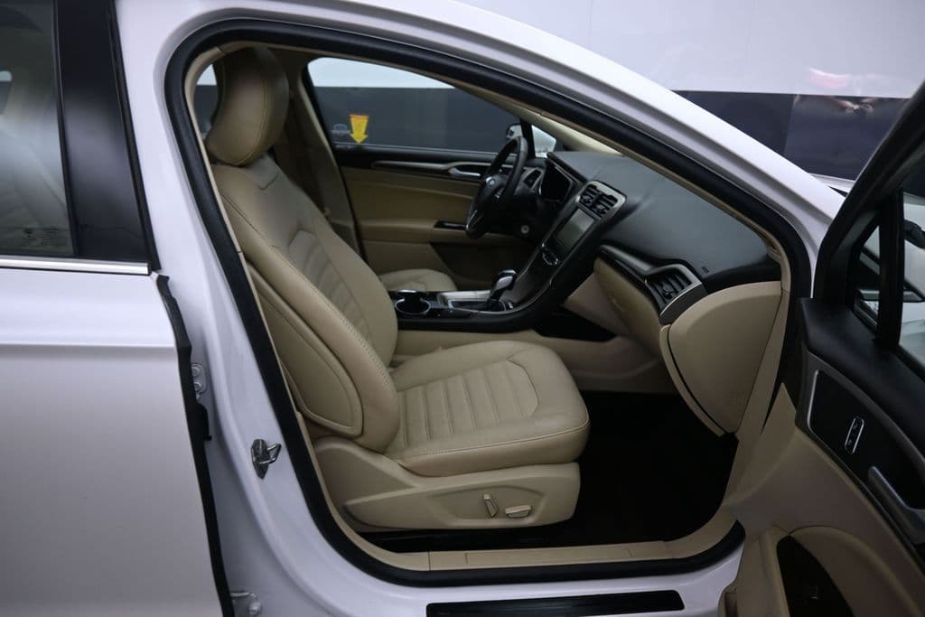 2015 Ford Fusion Hybrid SE, photo 38 of 50