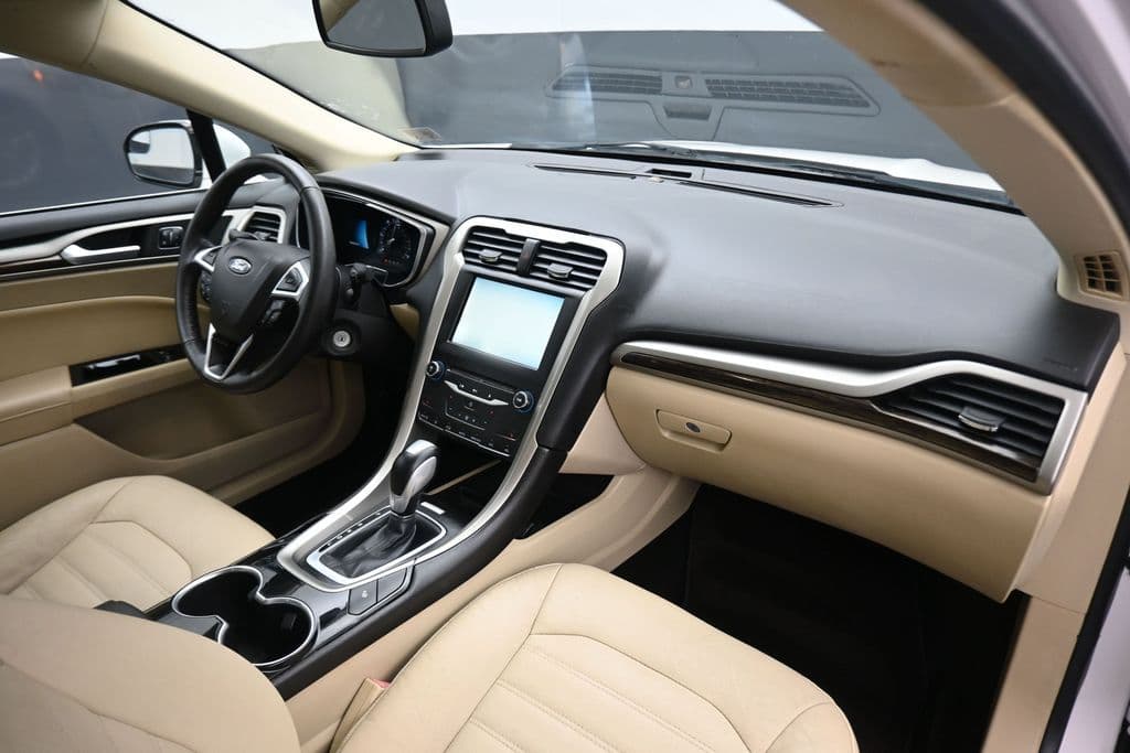 2015 Ford Fusion Hybrid SE, photo 40 of 50