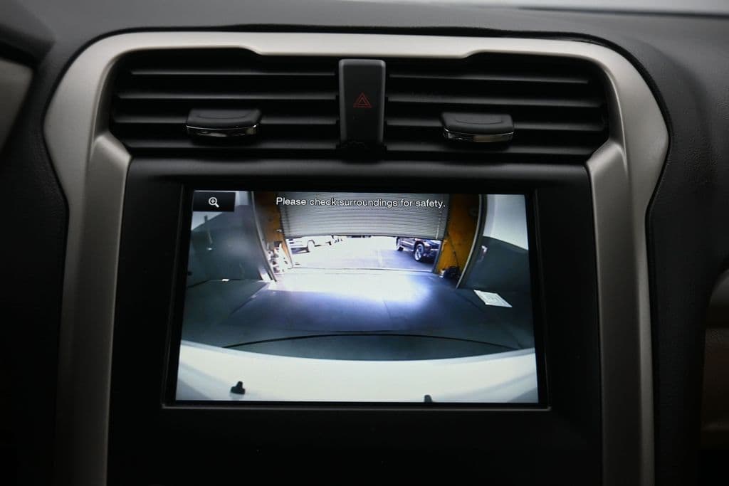 2015 Ford Fusion Hybrid SE, photo 17 of 50