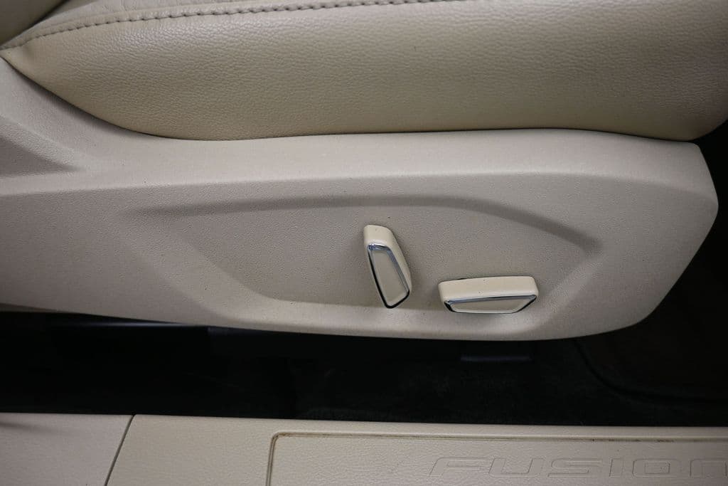 2015 Ford Fusion Hybrid SE, photo 39 of 50