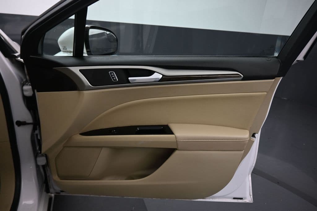 2015 Ford Fusion Hybrid SE, photo 36 of 50