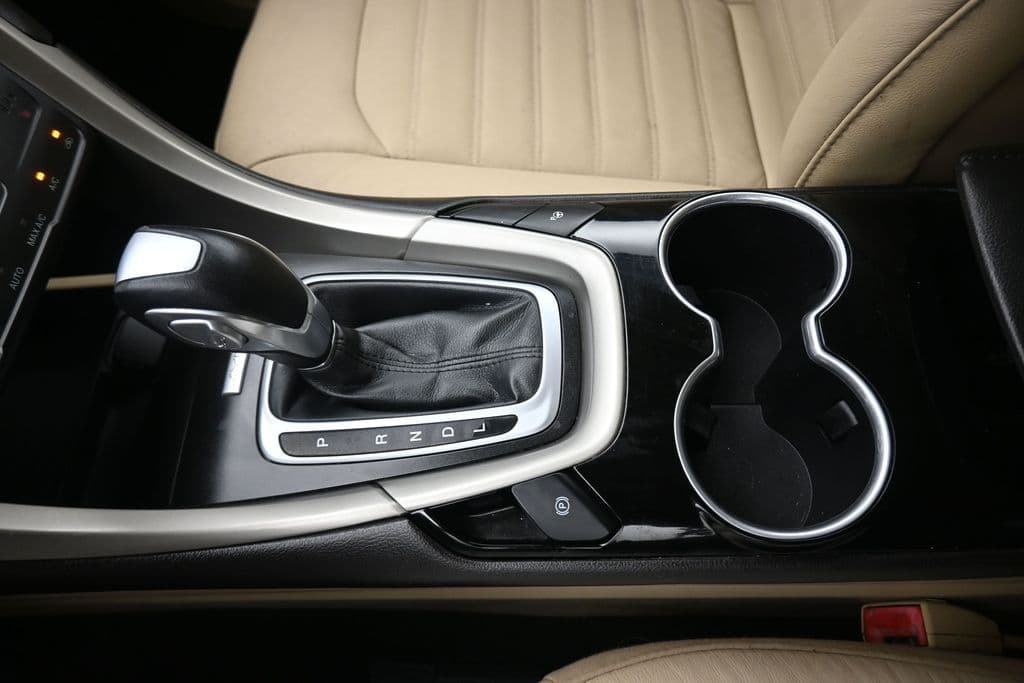 2015 Ford Fusion Hybrid SE, photo 20 of 50