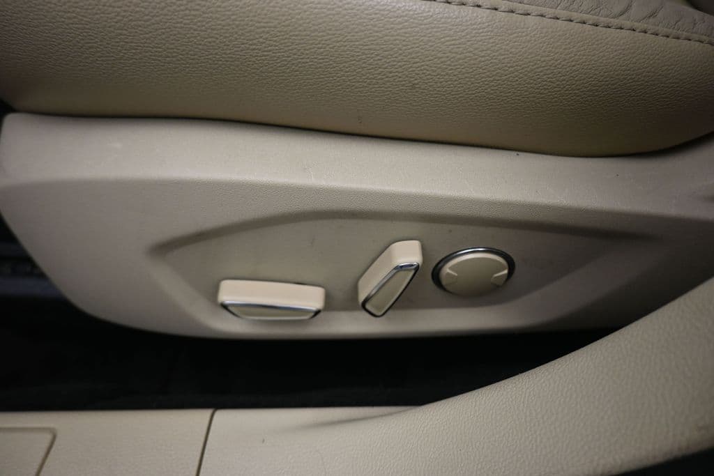 2015 Ford Fusion Hybrid SE, photo 12 of 50