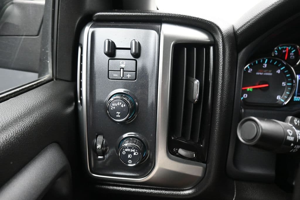 2017 Chevrolet Silverado 1500 LT LT2, photo 27 of 60