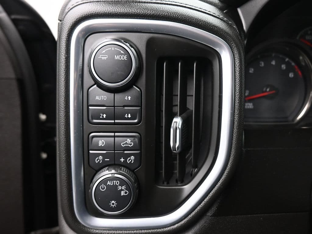 2020 Chevrolet Silverado 1500 RST, photo 28 of 64