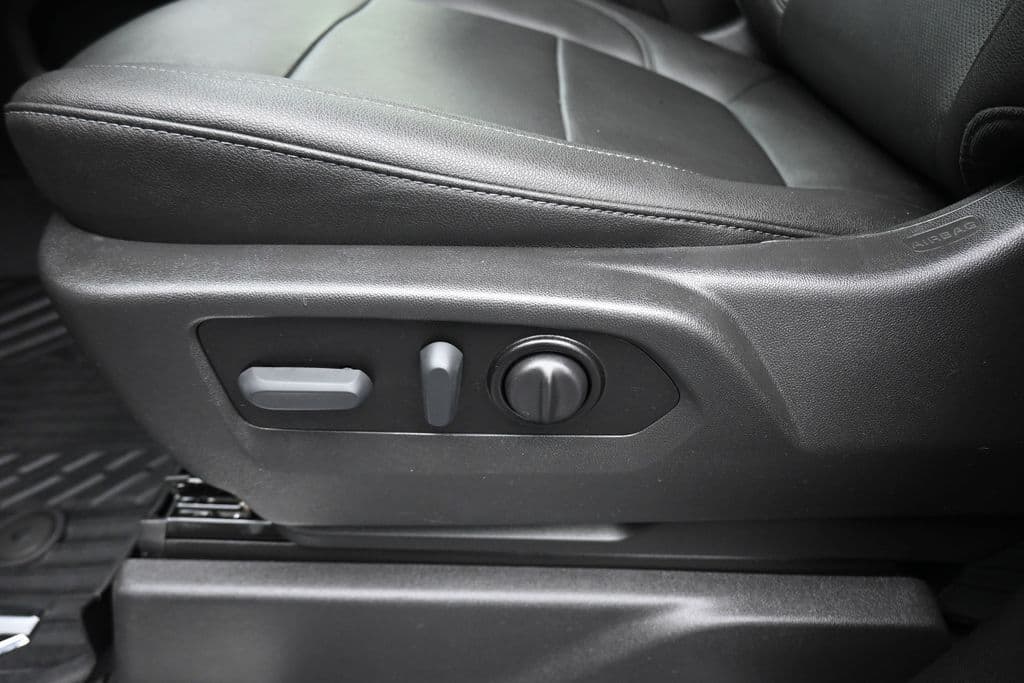 2021 Chevrolet Silverado 1500 LTZ, photo 12 of 64