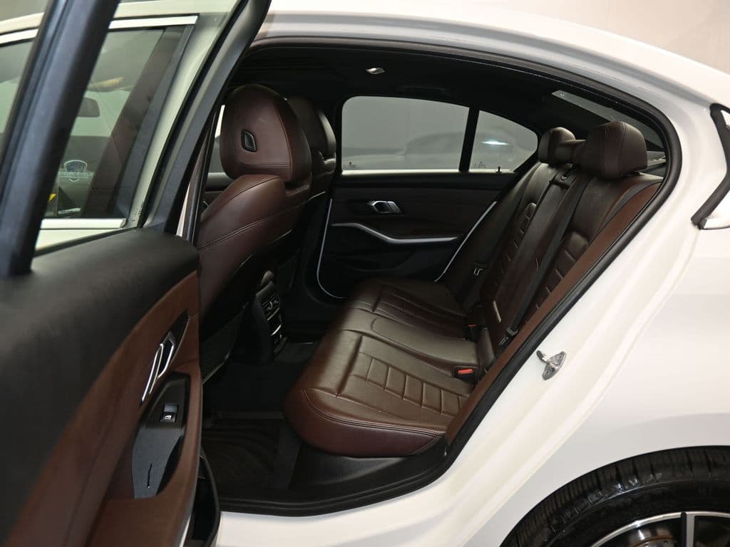 2019 BMW 3 Series 330i xDrive, photo 32 of 57