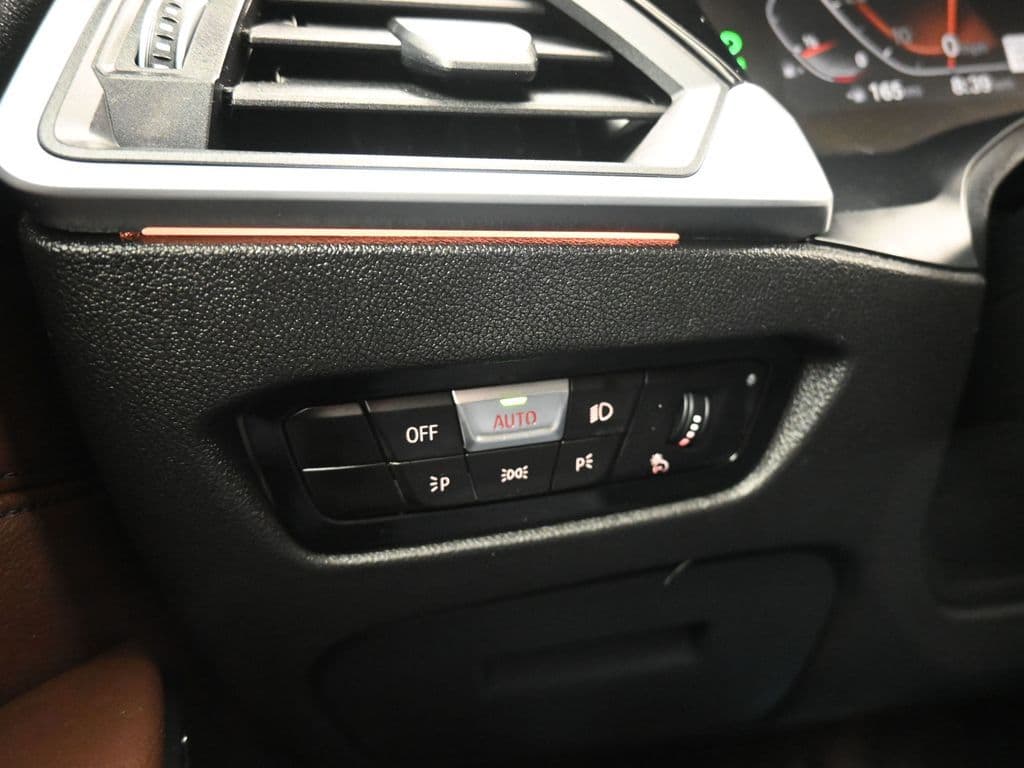 2019 BMW 3 Series 330i xDrive, photo 26 of 57