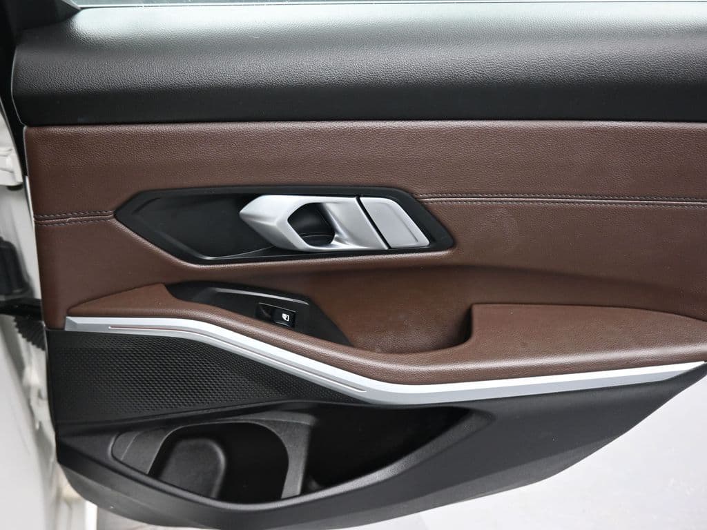 2019 BMW 3 Series 330i xDrive, photo 36 of 57