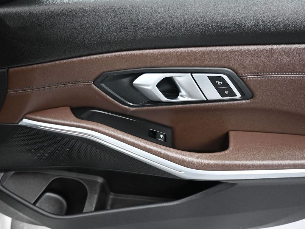 2019 BMW 3 Series 330i xDrive, photo 40 of 57