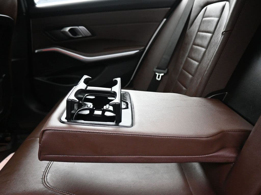 2019 BMW 3 Series 330i xDrive, photo 33 of 57