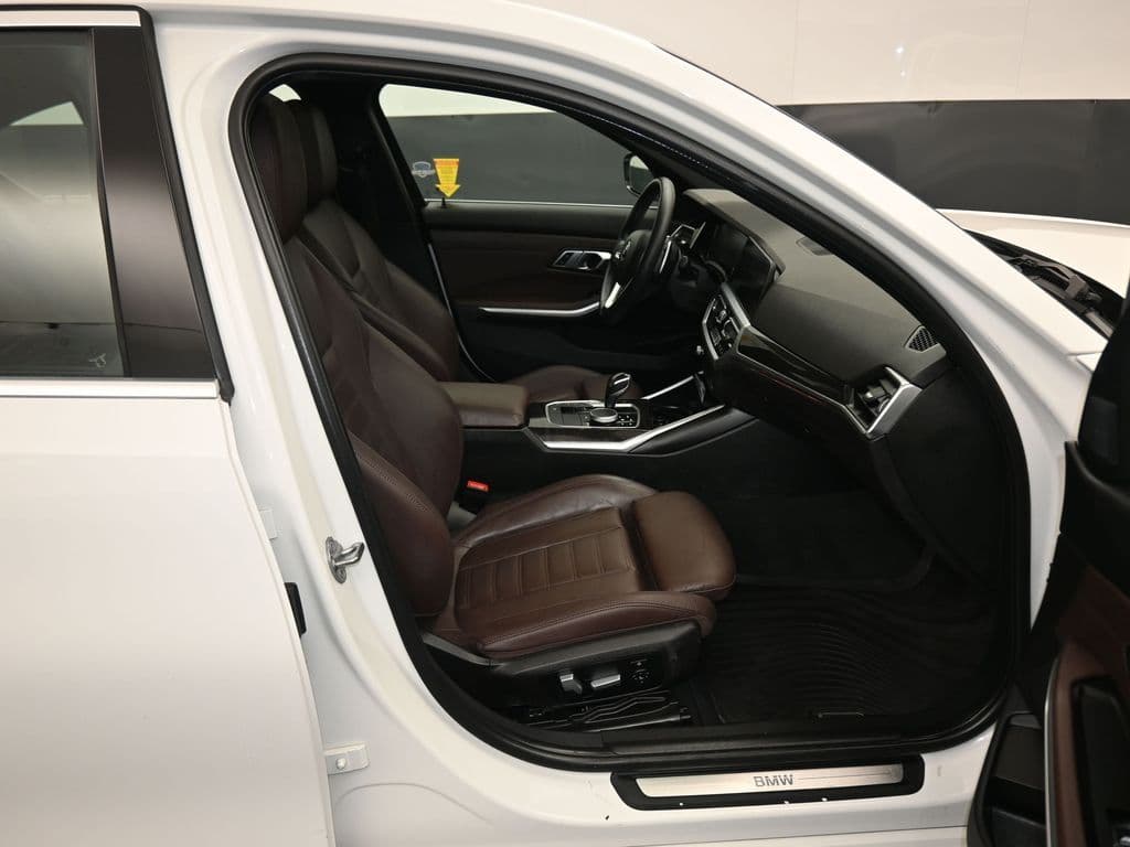 2019 BMW 3 Series 330i xDrive, photo 41 of 57