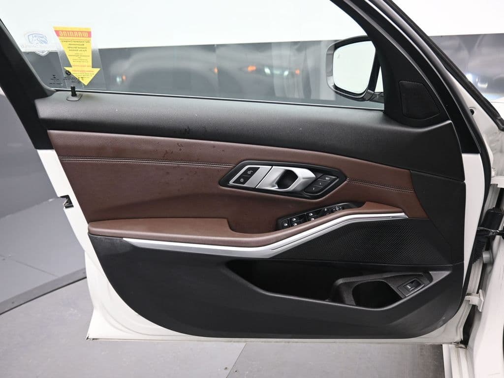 2019 BMW 3 Series 330i xDrive, photo 9 of 57