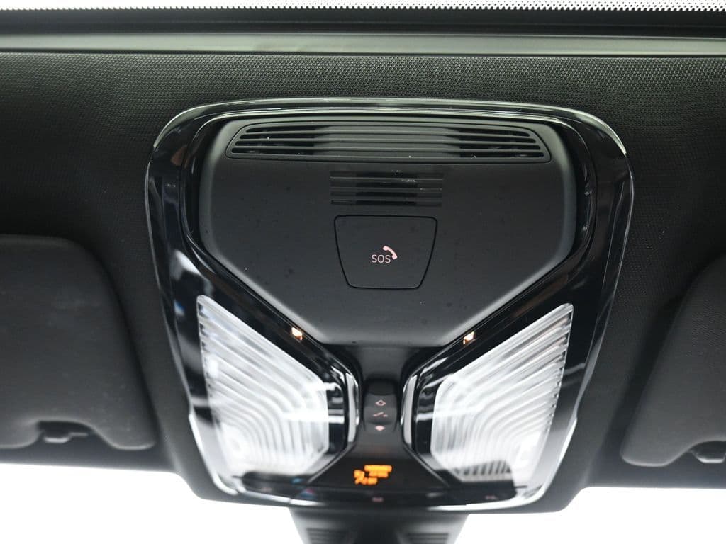 2019 BMW 3 Series 330i xDrive, photo 25 of 57