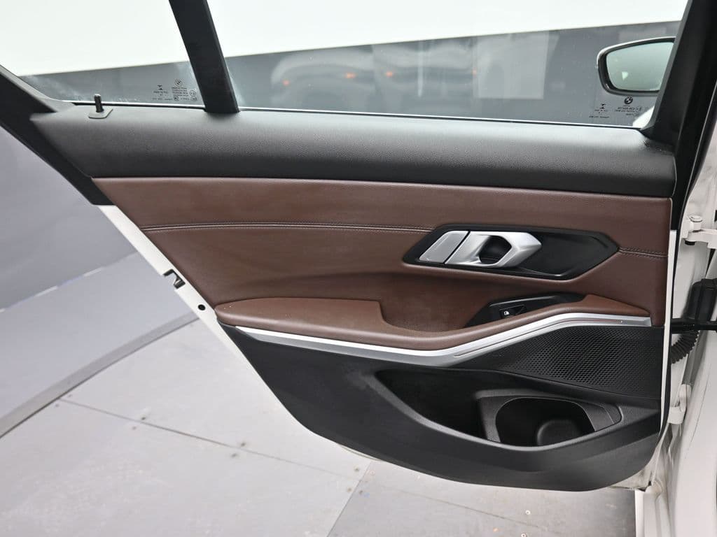 2019 BMW 3 Series 330i xDrive, photo 30 of 57