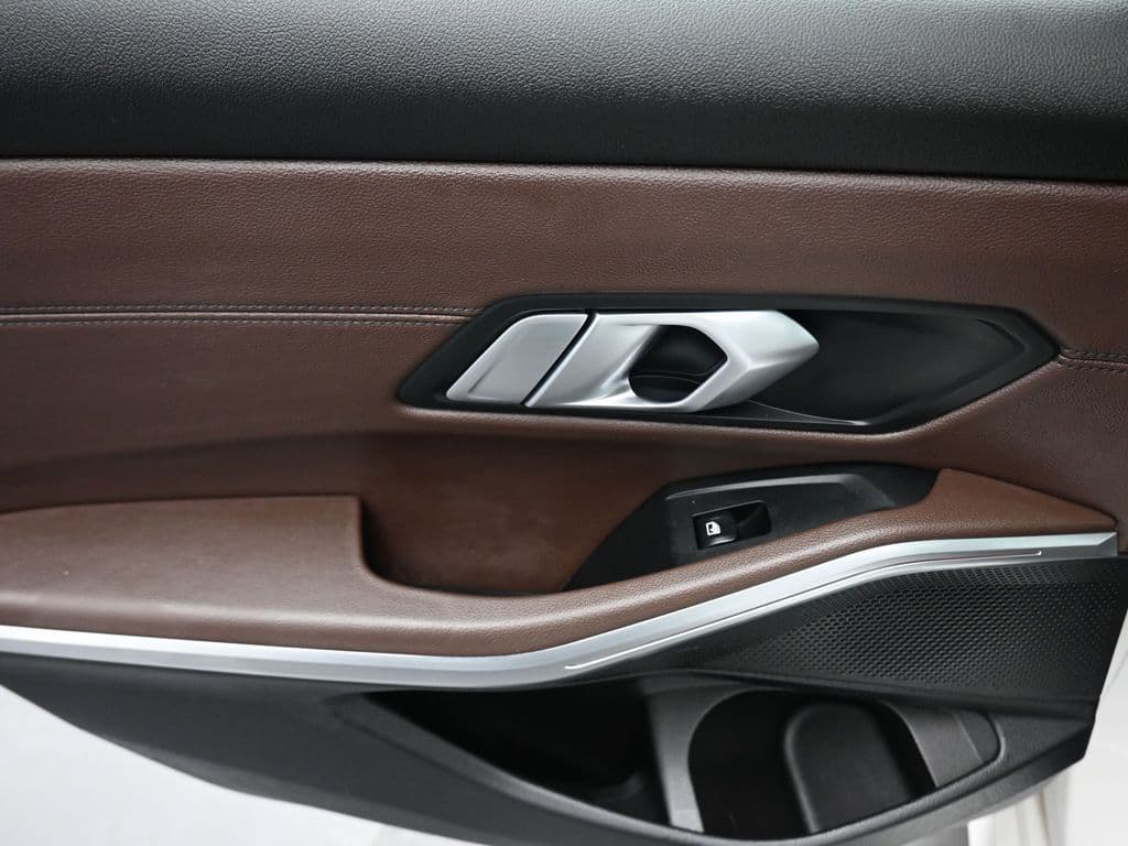 2019 BMW 3 Series 330i xDrive, photo 31 of 57