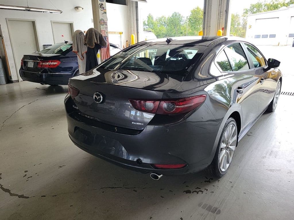 2019 Mazda Mazda3 Preferred, photo 3 of 9