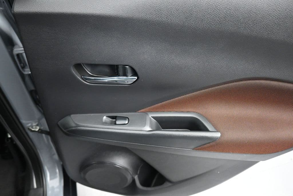 2023 Nissan Kicks SR, photo 35 of 57