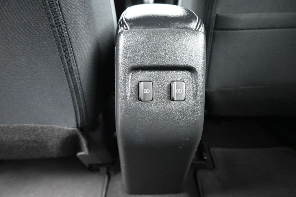 2023 Nissan Kicks SR, photo 33 of 57