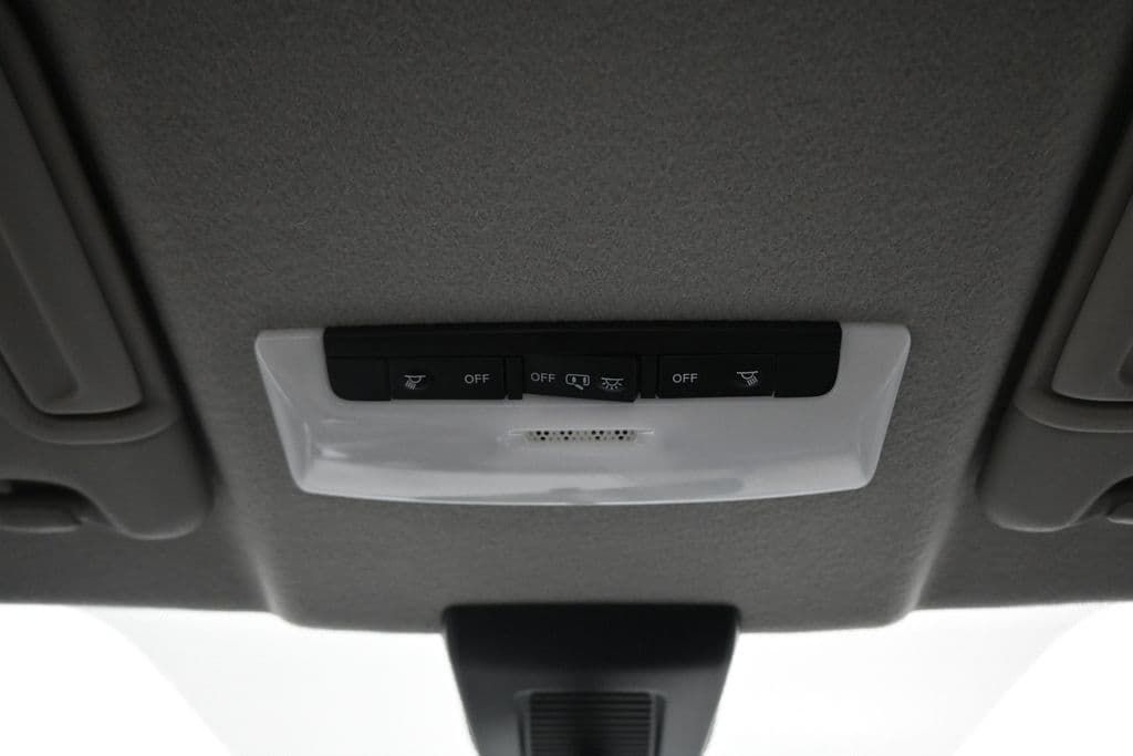 2023 Nissan Kicks SR, photo 26 of 57