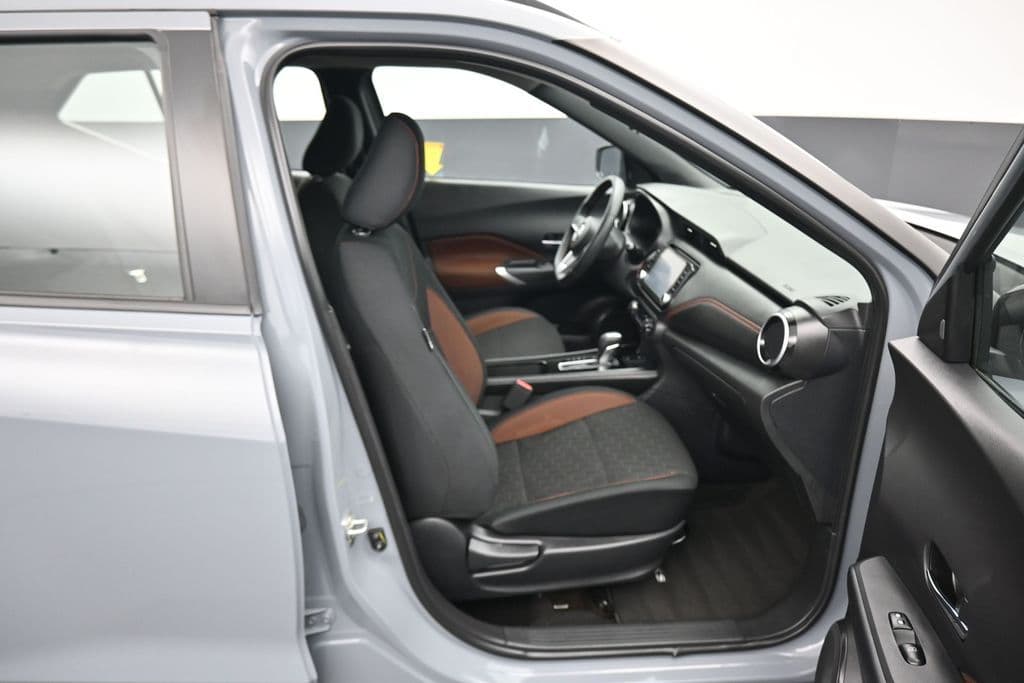 2023 Nissan Kicks SR, photo 40 of 57