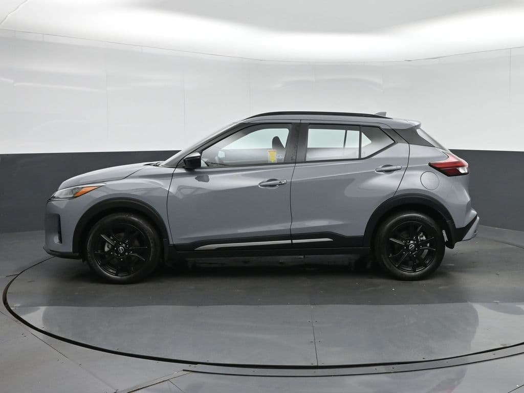 2023 Nissan Kicks SR, photo 4 of 57