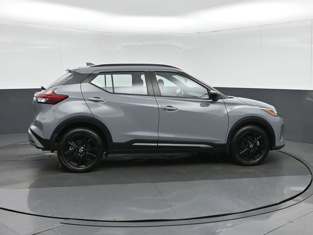 2023 Nissan Kicks SR, photo 8 of 57