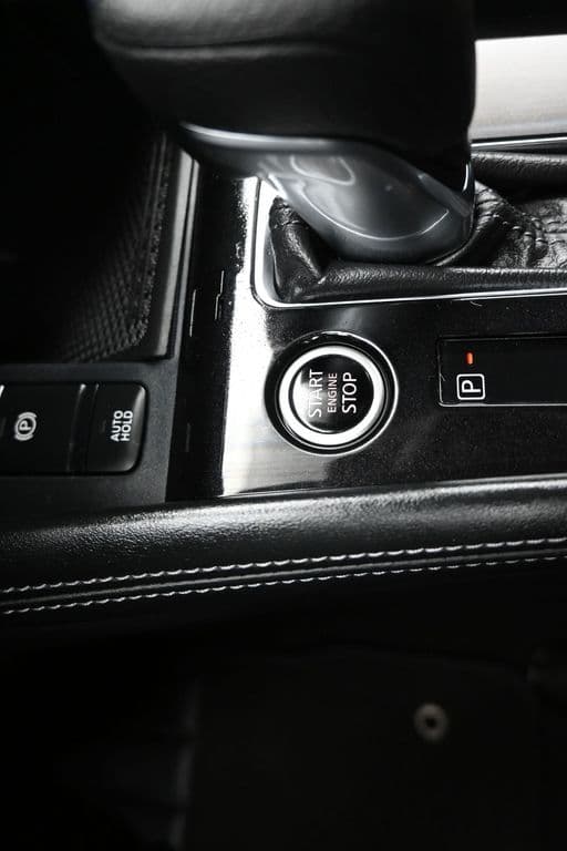 2023 Nissan Kicks SR, photo 23 of 57