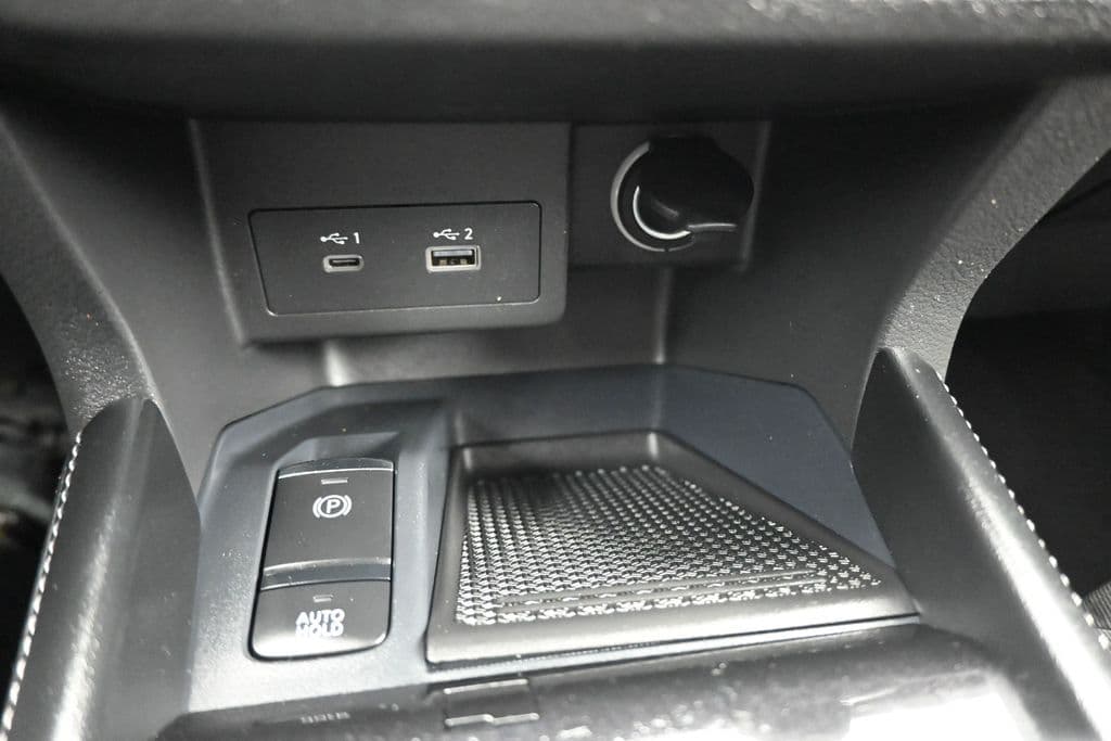 2023 Nissan Kicks SR, photo 22 of 57