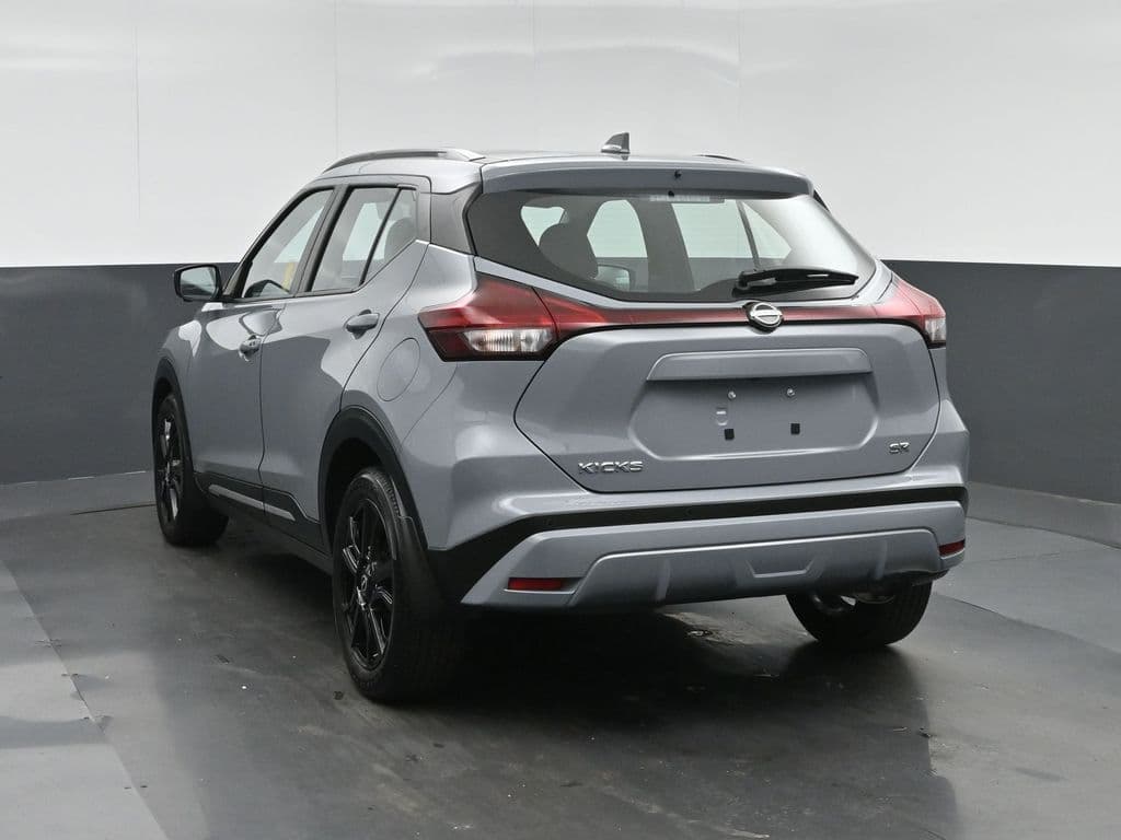 2023 Nissan Kicks SR, photo 5 of 57
