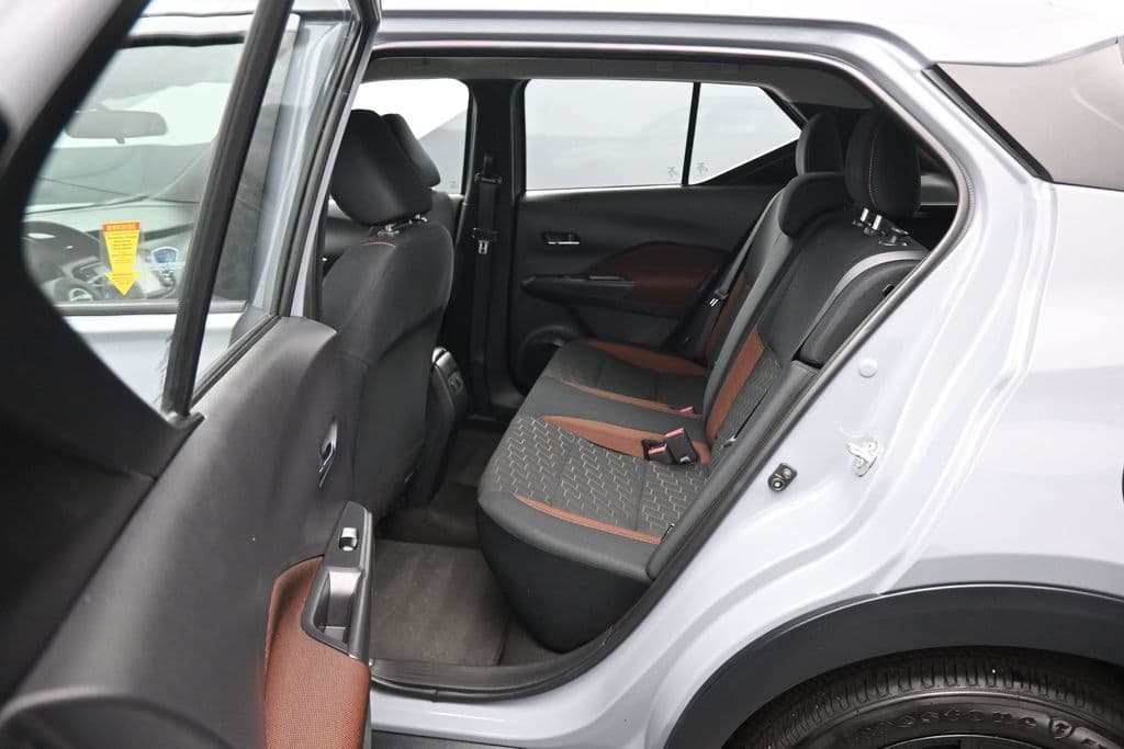 2023 Nissan Kicks SR, photo 32 of 57