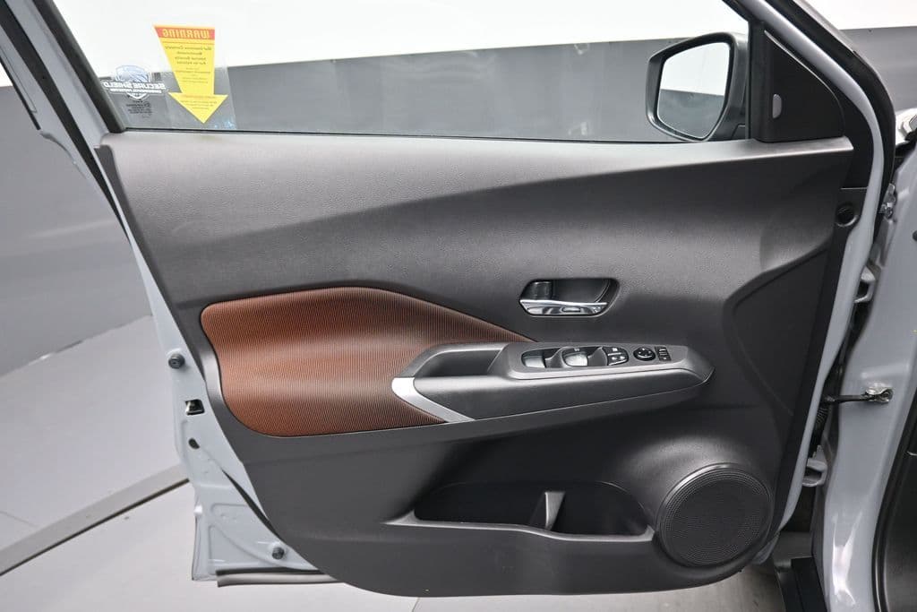 2023 Nissan Kicks SR, photo 9 of 57